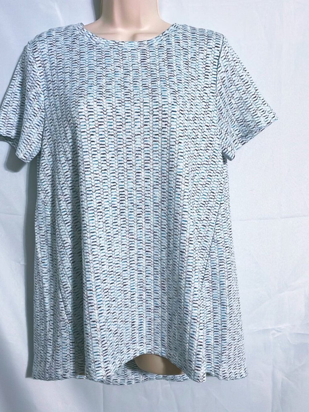 Bobeau Cute Light Blue & White Top Size M